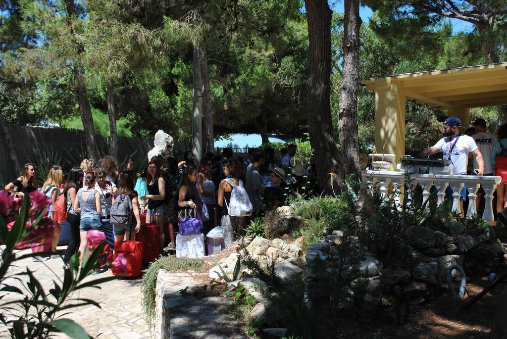 Camping Village Baia Falcone Vieste Eksteriør bilde